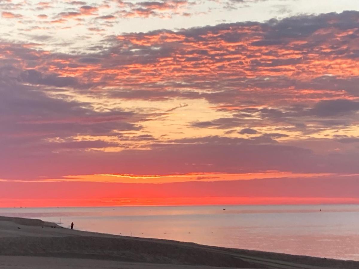 Luminoso Apartamento En Canet De Mar Cercano A La Playa Y A Barcelona Buitenkant foto